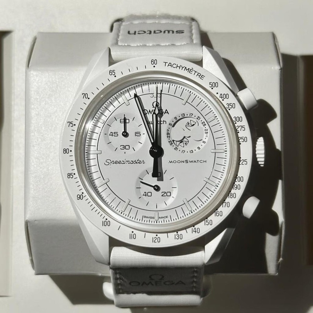 Omega x swatch “Snoopy” moonswatch mission to the moonphase bioceramic watch New